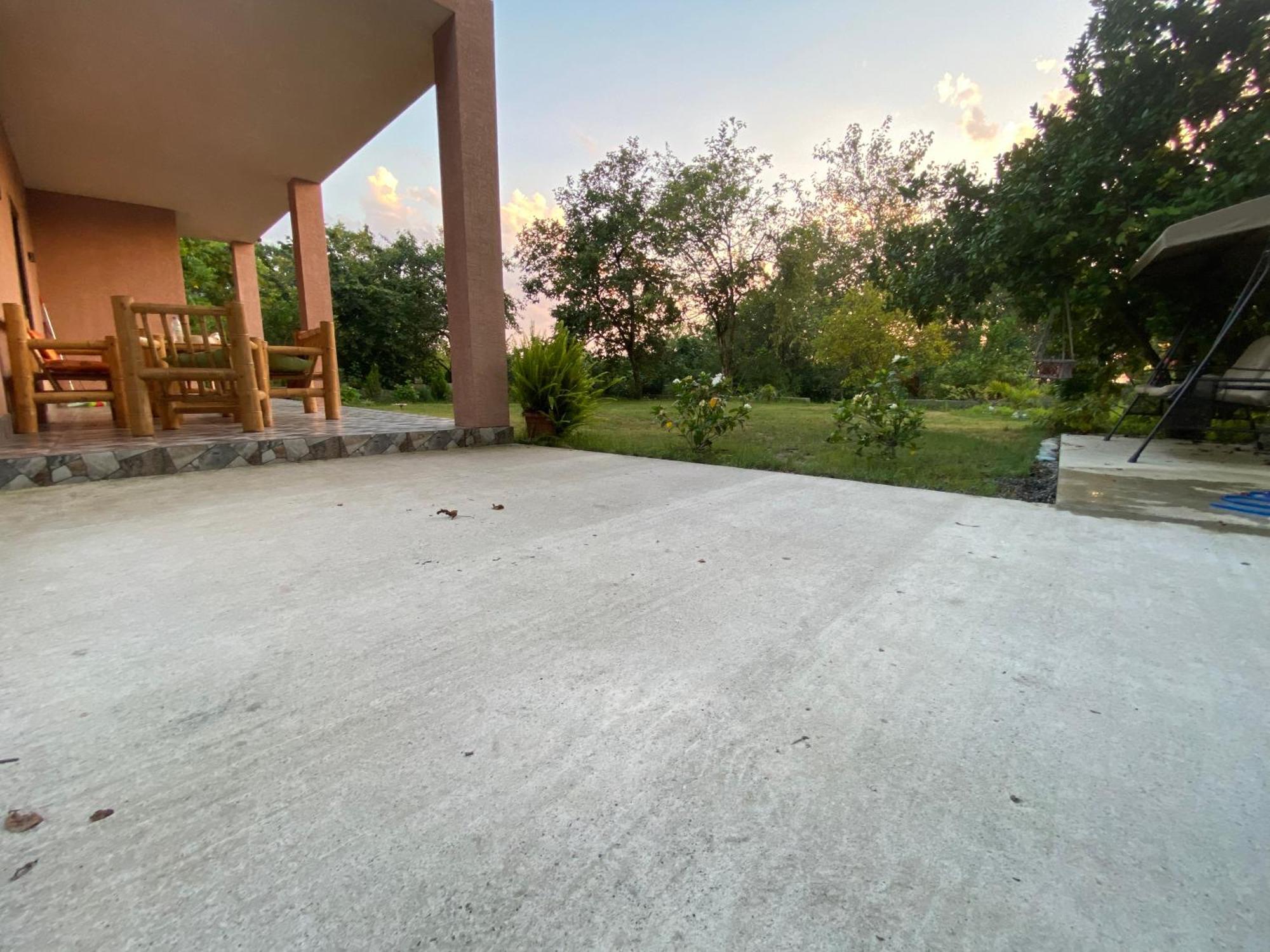 Orange Villa โกนิโอ ภายนอก รูปภาพ